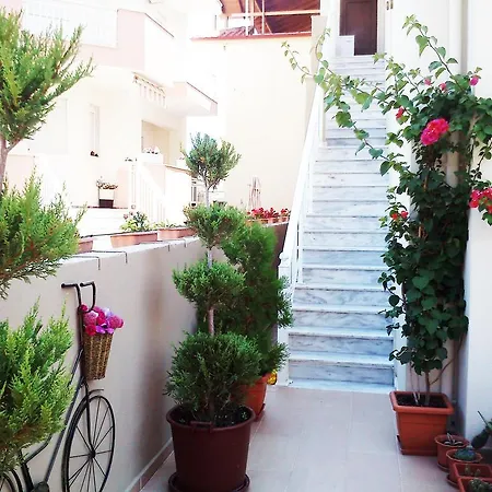 Emmanouela - Family Vrasná