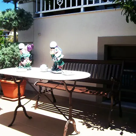 Emmanouela - Family Apartment Nea Vrasna